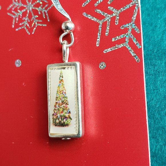 3/10$ NWT Christmas tree double sided earrings - Picture 3 of 5
